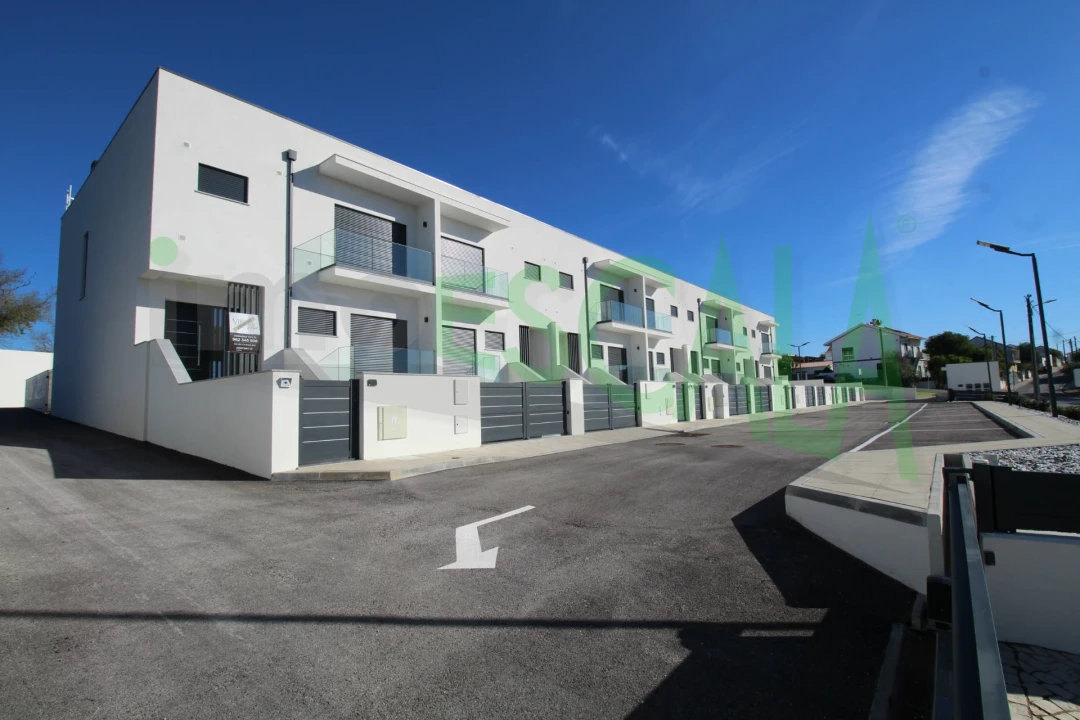 Moradia T4 para Venda em Aveiras de Cima Foto 53