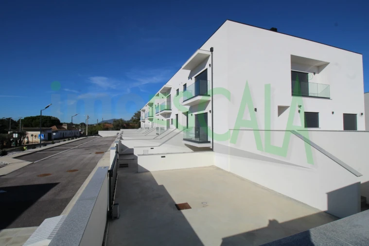 Moradia T4 para Venda em Aveiras de Cima Foto 12