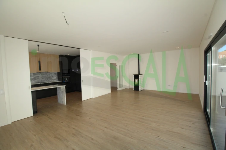 Moradia T4 para Venda em Aveiras de Cima Foto 21