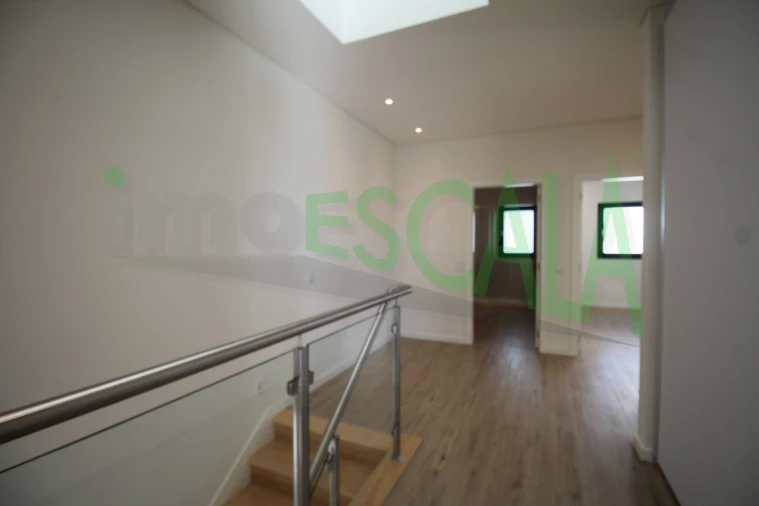 Moradia T4 para Venda em Aveiras de Cima Foto 32