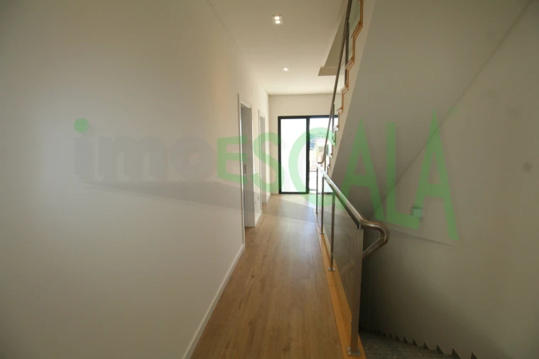 Moradia T4 para Venda em Aveiras de Cima Foto 28