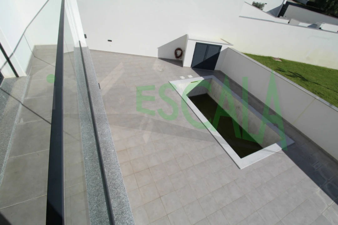 Moradia T4 para Venda em Aveiras de Cima Foto 26