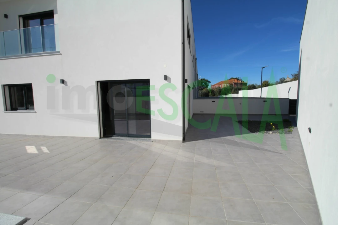 Moradia T4 para Venda em Aveiras de Cima Foto 45