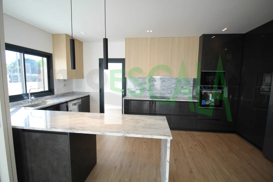 Moradia T4 para Venda em Aveiras de Cima Foto 13