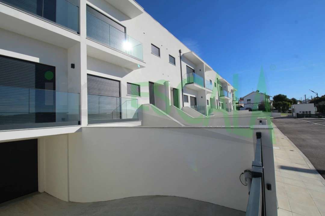 Moradia T4 para Venda em Aveiras de Cima Foto 48