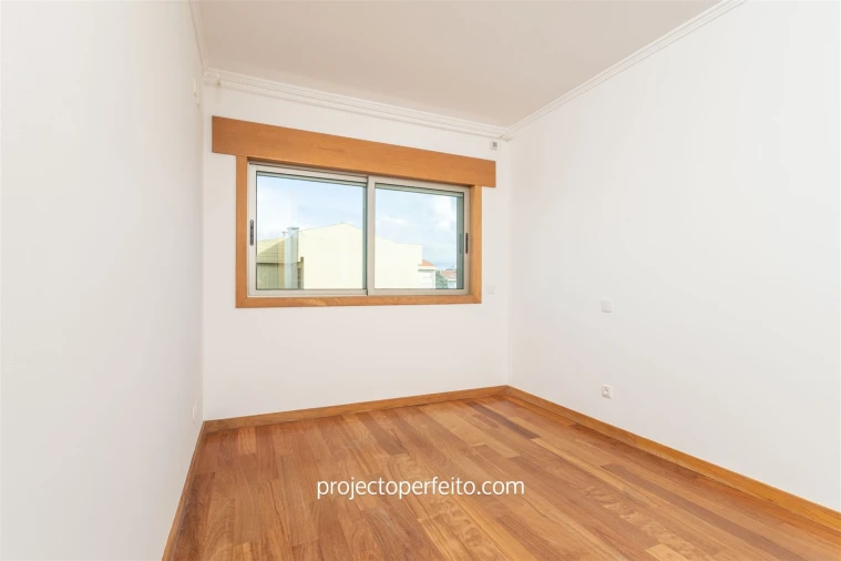 Apartamento T2 para Arrendamento em Espinho Foto 15