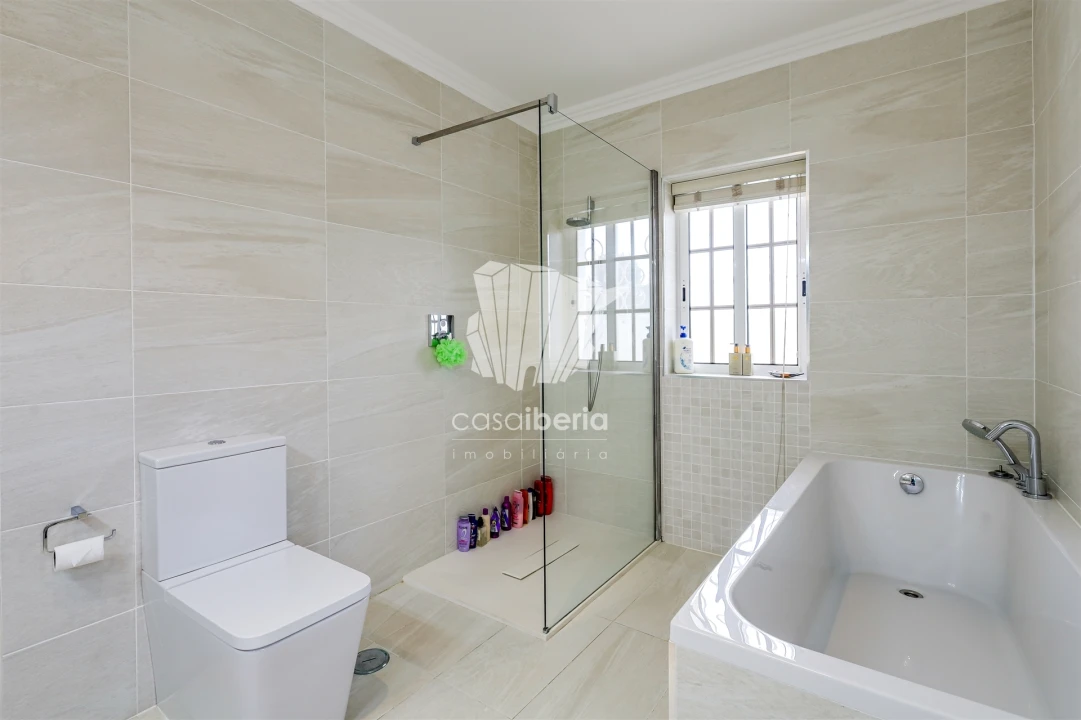 Moradia T4 para Venda em Ferragudo Foto 28