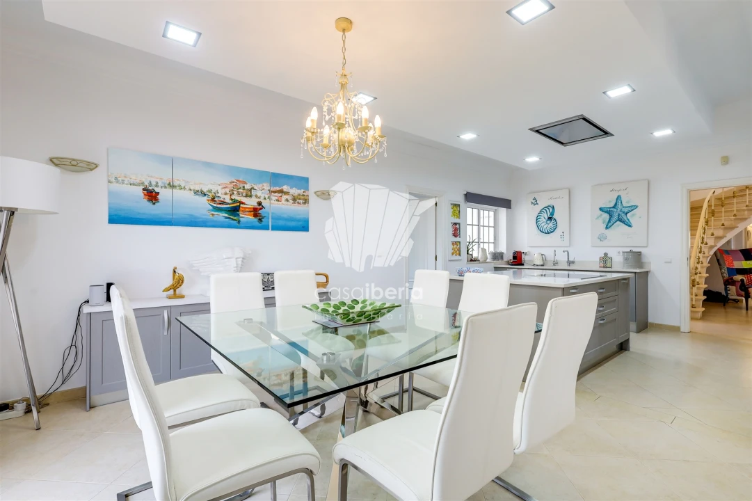 Moradia T4 para Venda em Ferragudo Foto 4