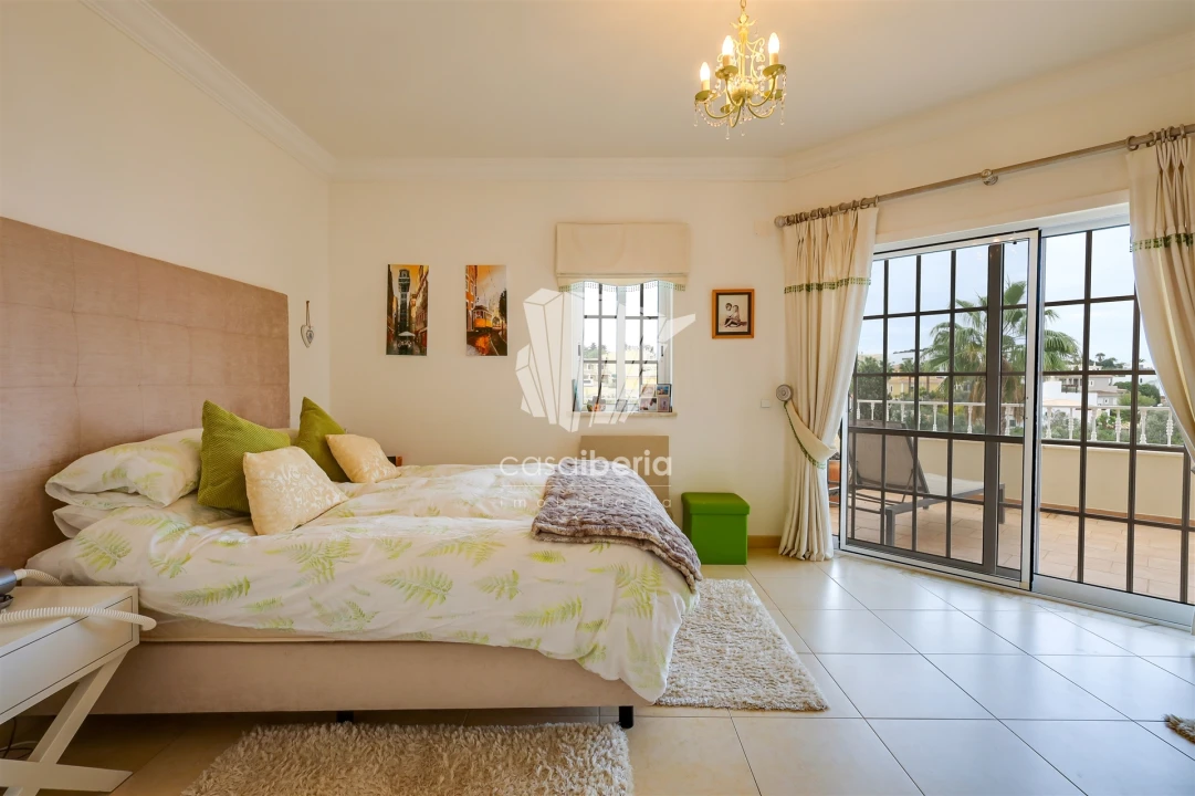 Moradia T4 para Venda em Ferragudo Foto 9