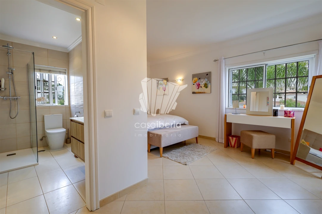 Moradia T4 para Venda em Ferragudo Foto 32