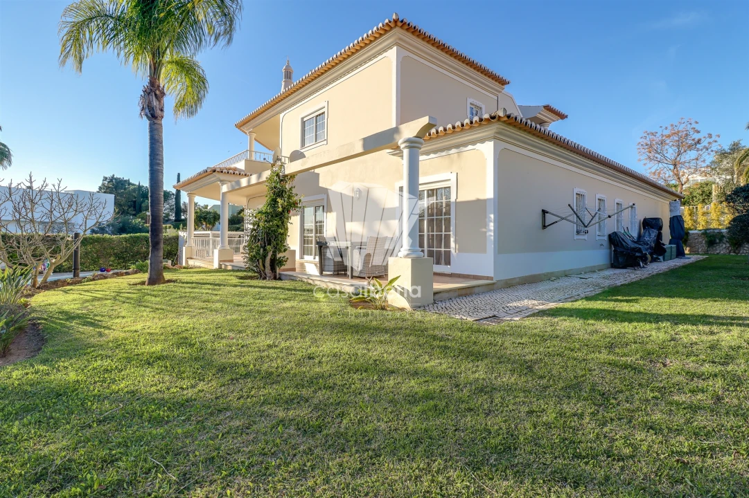 Moradia T4 para Venda em Ferragudo Foto 3