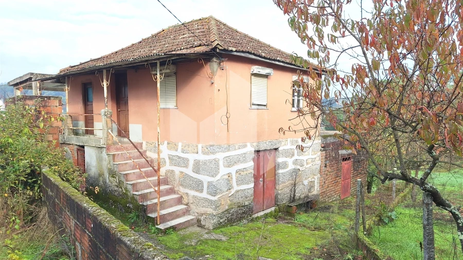 Moradia T2 para Venda em São Miguel do Outeiro e Sabugosa Foto 1