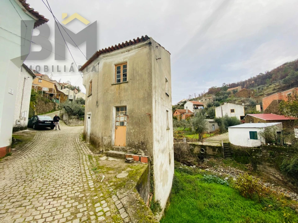 Moradia T3 para Venda em São Vicente da Beira Foto 1