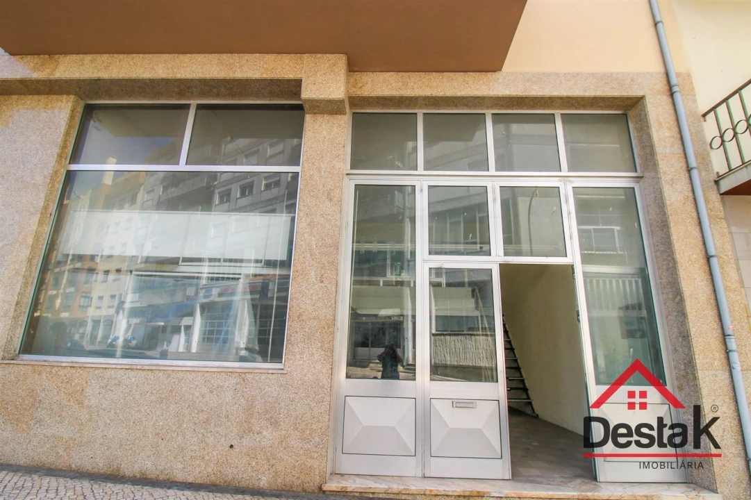 Loja para Arrendamento em Viseu Foto 14