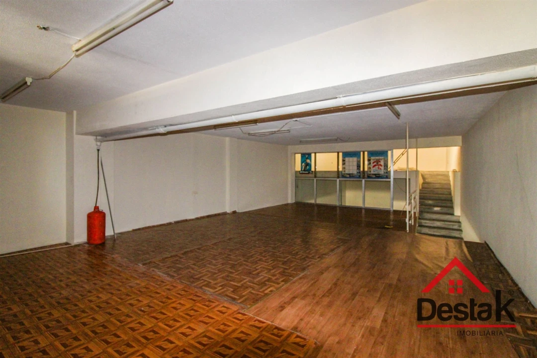 Loja para Arrendamento em Viseu Foto 9