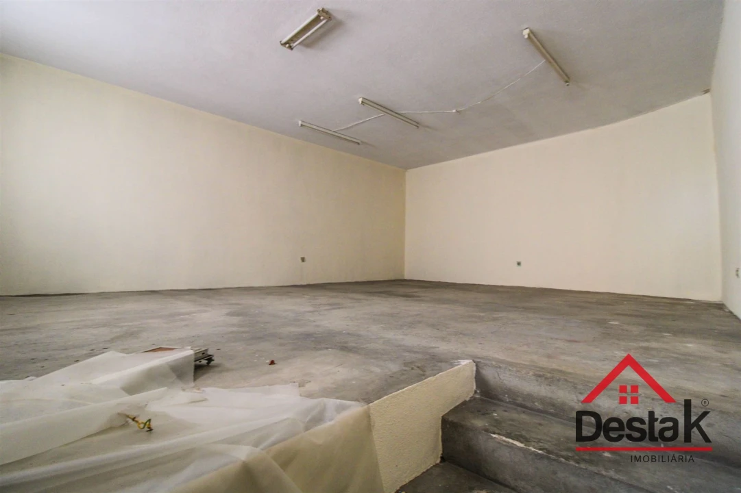 Loja para Arrendamento em Viseu Foto 11