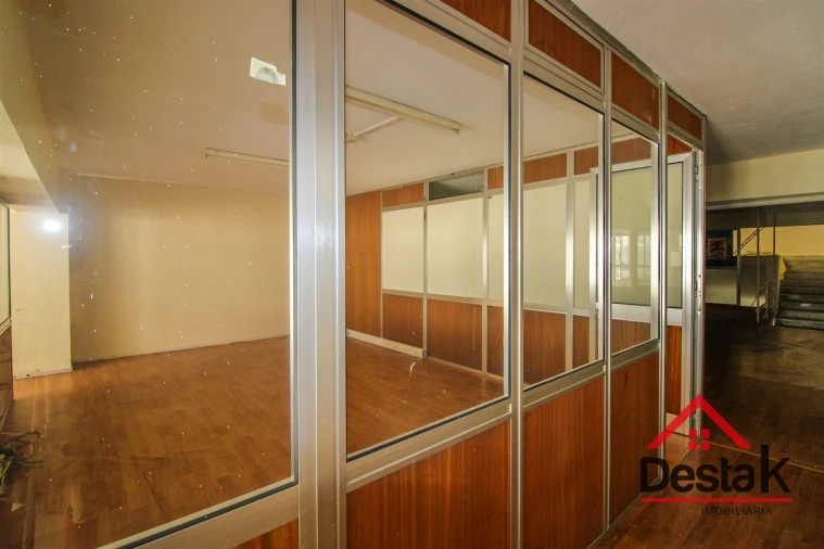 Loja para Arrendamento em Viseu Foto 6