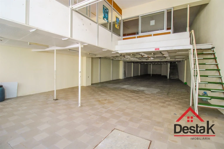 Loja para Arrendamento em Viseu