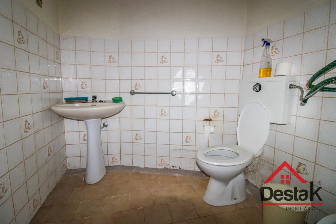 Loja para Arrendamento em Viseu Foto 4