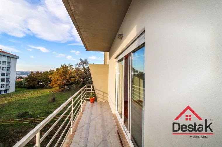 Apartamento T2 para Venda em Viseu Foto 5