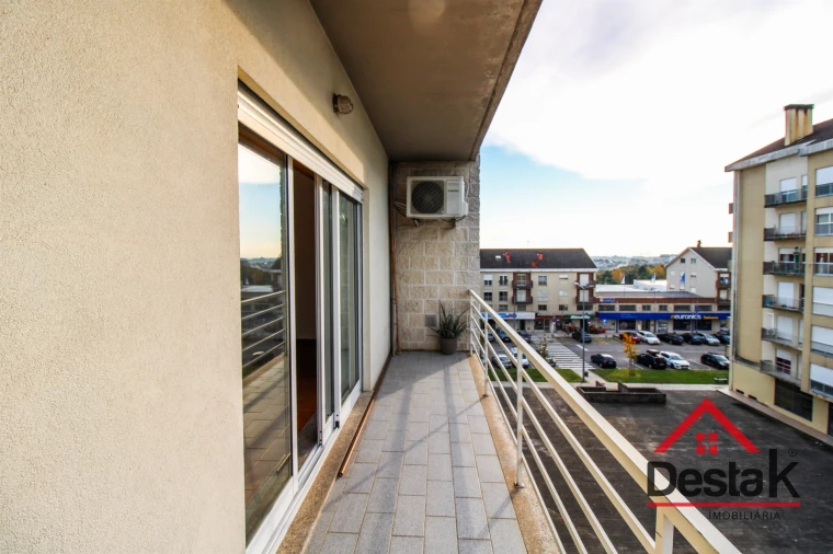 Apartamento T2 para Venda em Viseu Foto 4