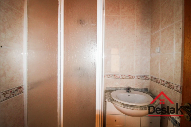 Apartamento T2 para Venda em Viseu Foto 12