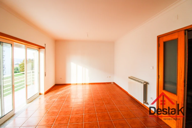 Apartamento T2 para Venda em Viseu Foto 3