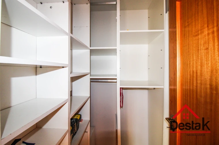 Apartamento T2 para Venda em Viseu Foto 13