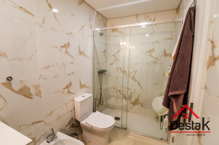 Apartamento T3 para Venda em Viseu Foto 8