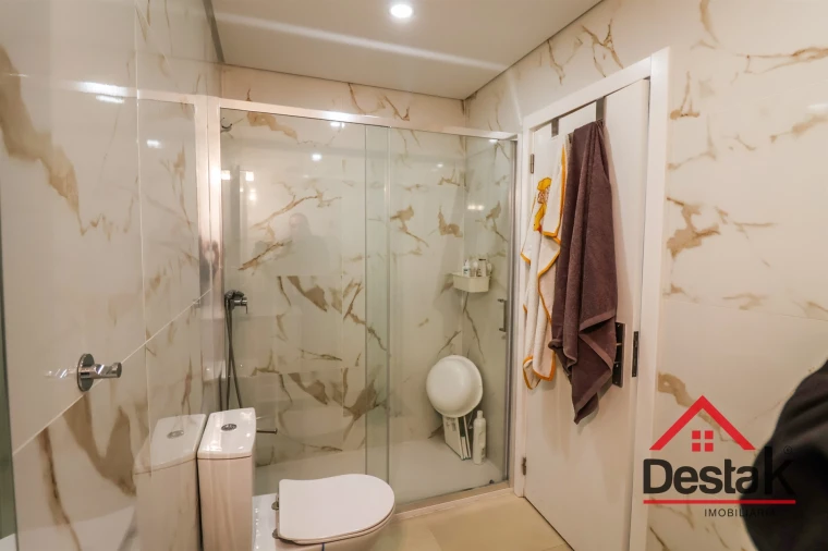 Apartamento T3 para Venda em Viseu Foto 9