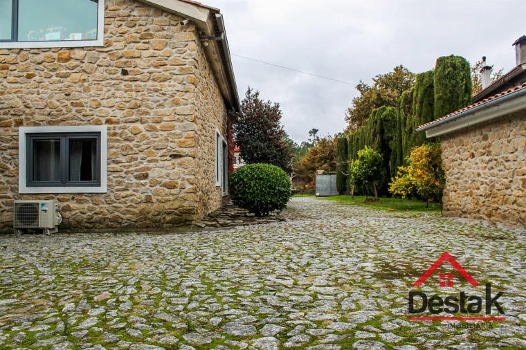 Moradia T3 para Venda em Mundão Foto 56