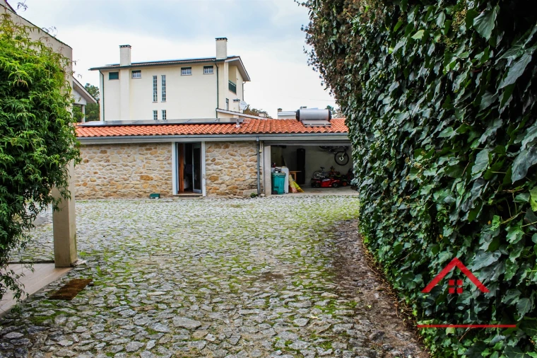 Moradia T3 para Venda em Mundão Foto 54