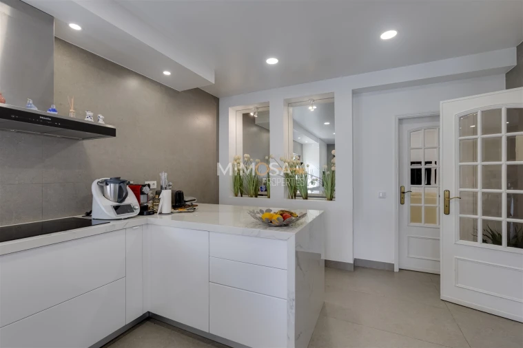 Moradia T4 para Arrendamento em Lagos (São Sebastião e Santa Maria) Foto 10