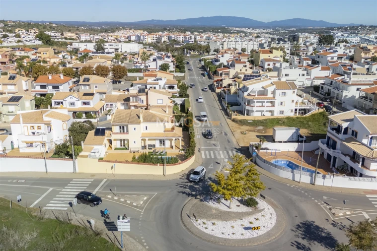 Moradia T4 para Arrendamento em Lagos (São Sebastião e Santa Maria) Foto 43