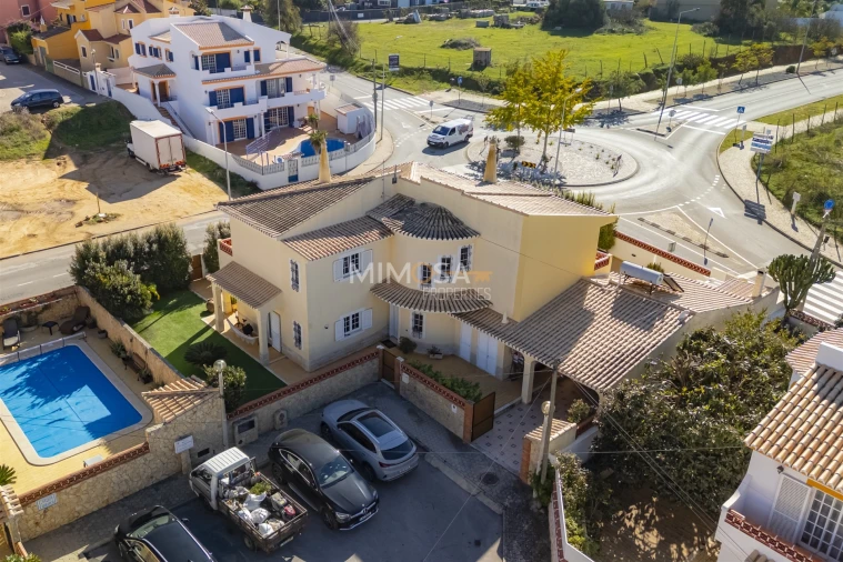 Moradia T4 para Arrendamento em Lagos (São Sebastião e Santa Maria) Foto 38