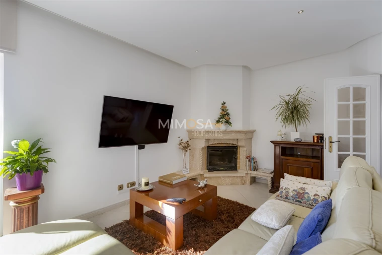 Moradia T4 para Arrendamento em Lagos (São Sebastião e Santa Maria) Foto 5