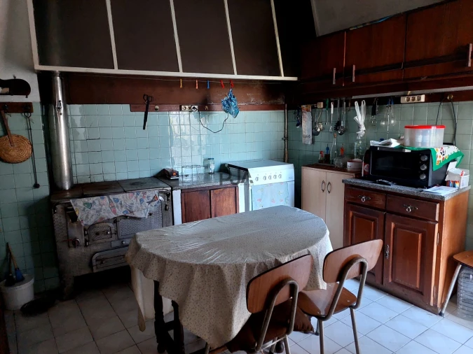 Moradia T2 para Venda em Abraveses Foto 4