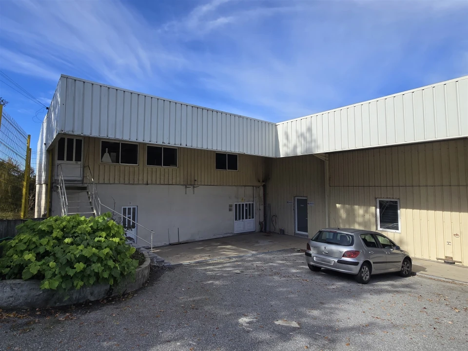 Armazém para Arrendamento em Fornos de Maceira Dão Foto 2