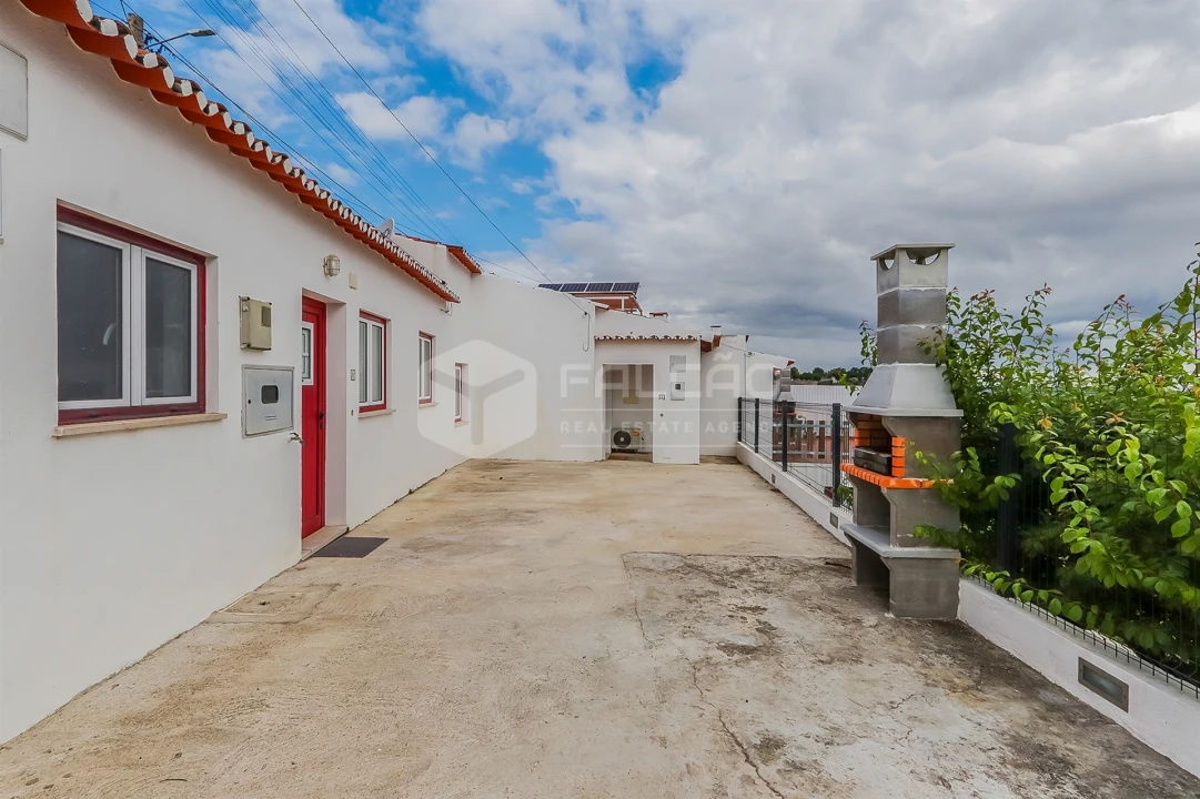 Moradia T10 para Venda em Marvila, Ribeira Santarém, São Salvador, São Nicolau Foto 4