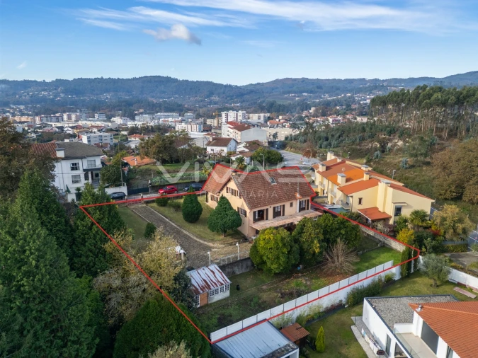 Moradia T4 para Venda em Vila Verde e Barbudo Foto 42