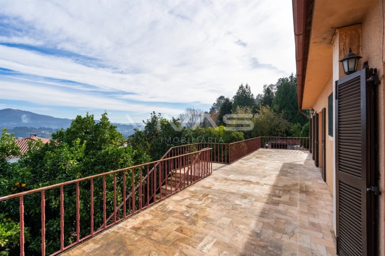 Moradia T4 para Venda em Vila Verde e Barbudo Foto 11