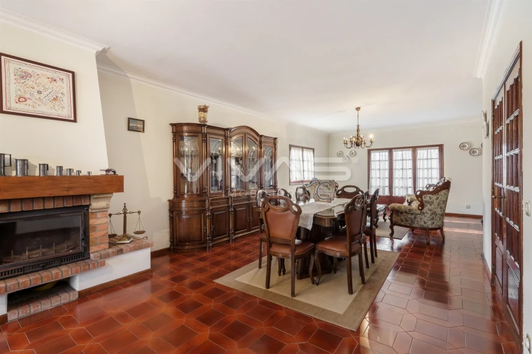 Moradia T4 para Venda em Vila Verde e Barbudo Foto 3