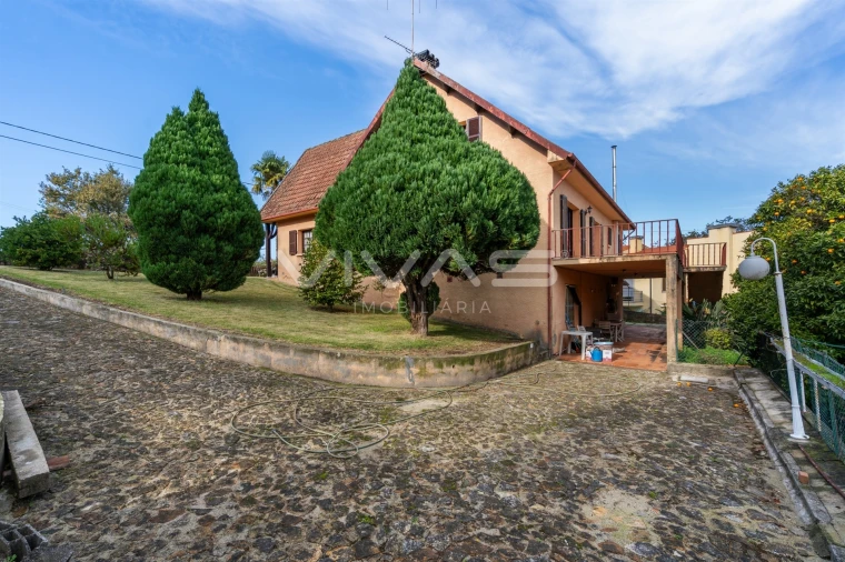 Moradia T4 para Venda em Vila Verde e Barbudo Foto 33