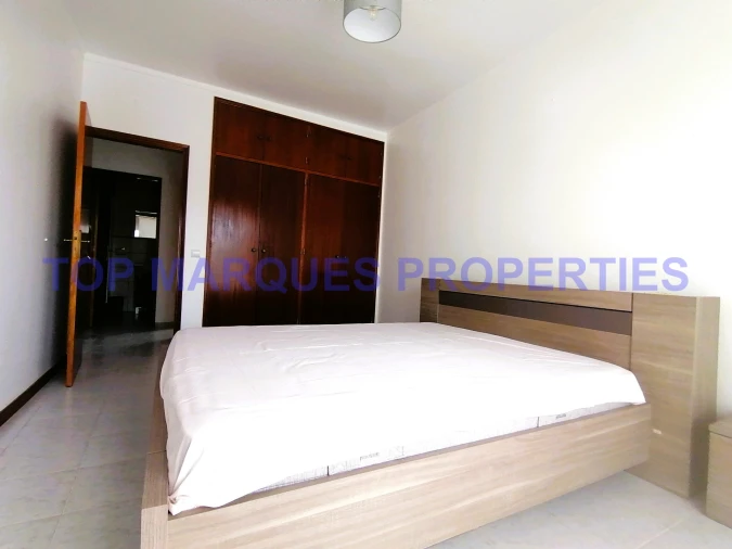 Apartamento T3 para Arrendamento em Olhão Foto 14