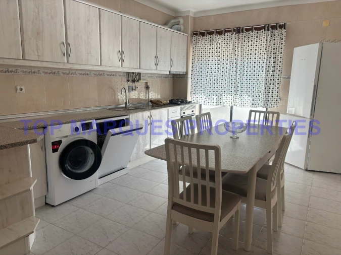 Apartamento T3 para Arrendamento em Olhão Foto 3