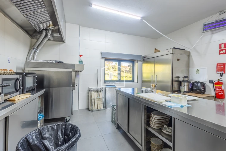 Loja para Trespasse em Nevogilde Foto 15