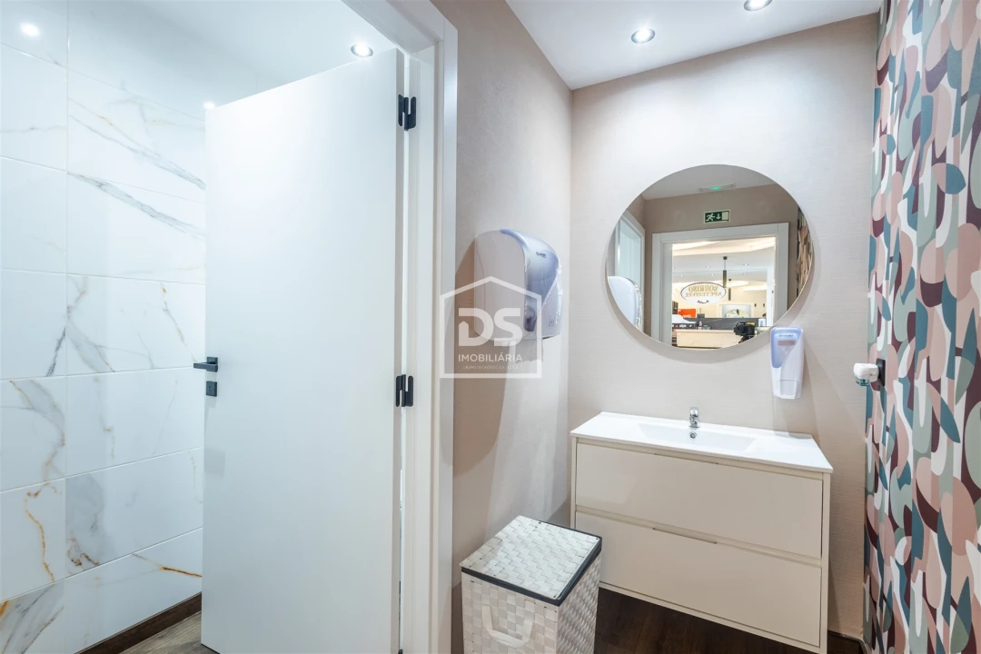 Loja para Trespasse em Nevogilde Foto 9