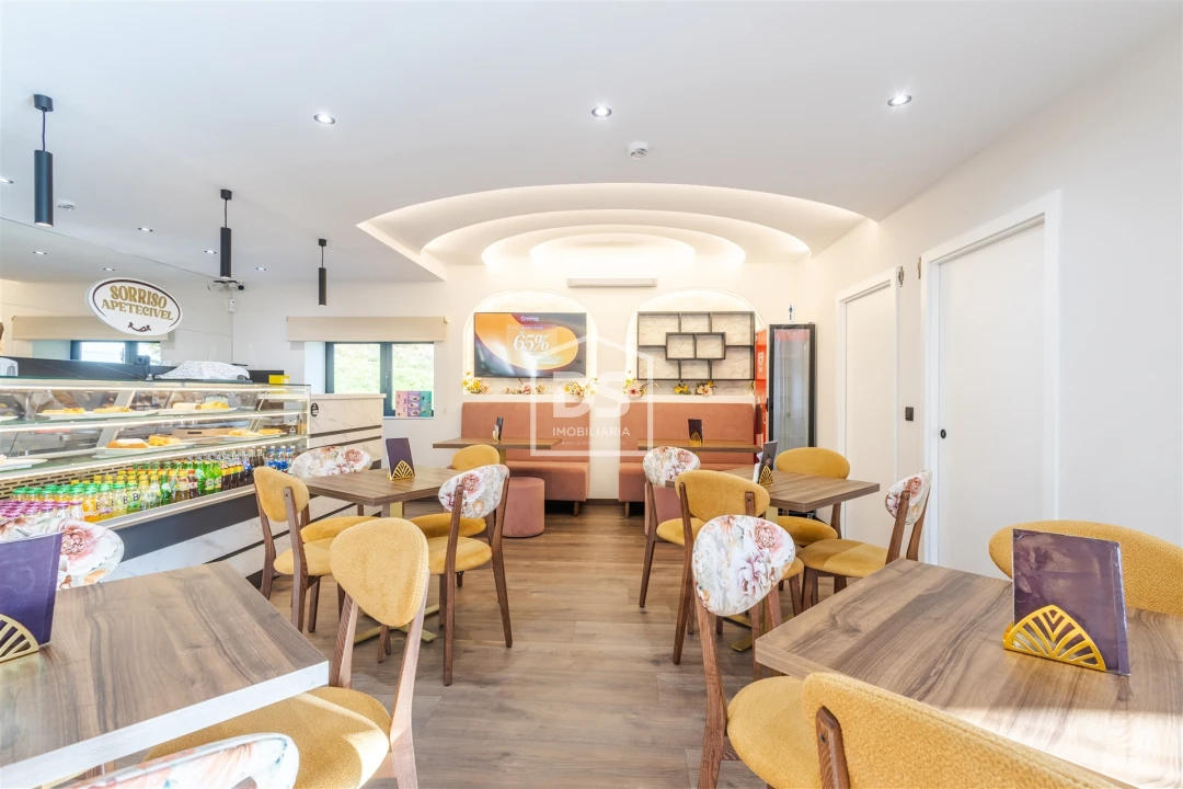 Loja para Trespasse em Nevogilde Foto 1