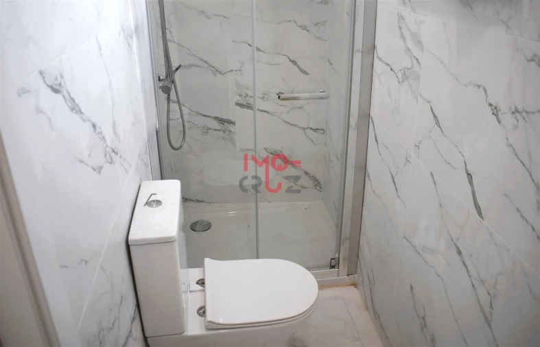 Moradia T3 para Venda em Miragaia e Marteleira Foto 11