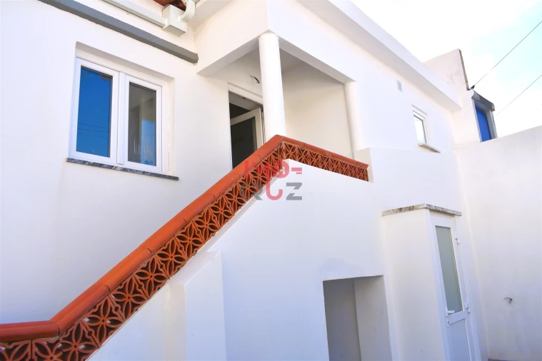 Moradia T3 para Venda em Miragaia e Marteleira Foto 13